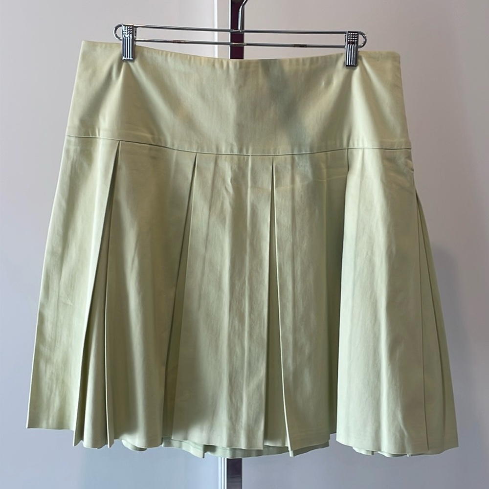 INC stretch green box pleat skirt